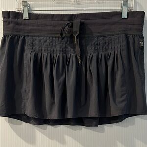 Lululemon Run Revitalize Lined Tennis Skirt Skort Charcoal Womens Size 10